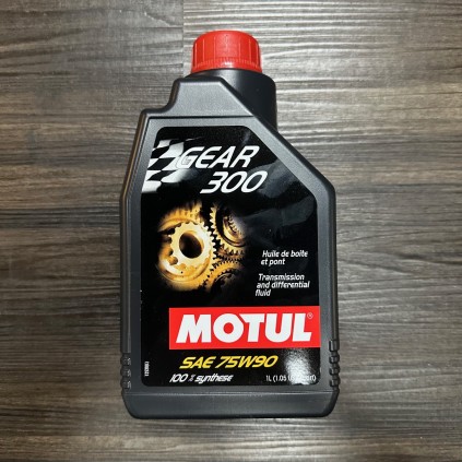 Motul Gear Oil 300 75W90 Synthetic 1qt