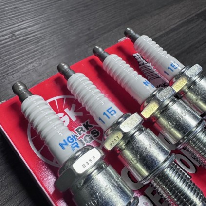 NGK Racing Spark Plug Box of 4 R6725-115