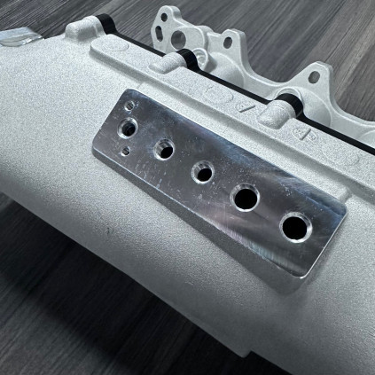 Skunk2 Ultra Race B Series Intake Manifold Silver w/Black Adapter