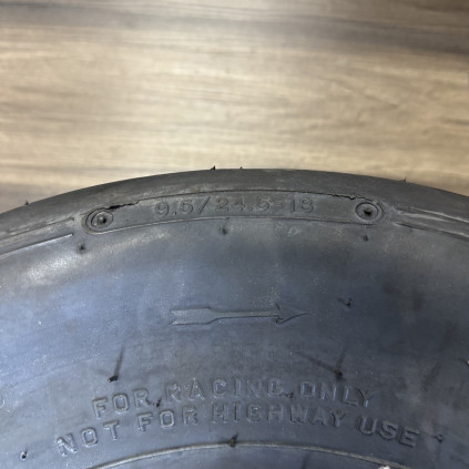 M&H Racemaster 24.5x9.5-13